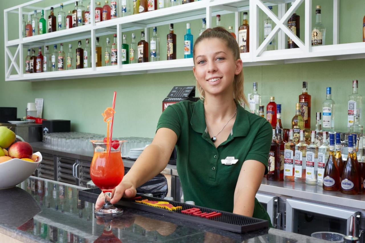 Marvel - Fully Renovated Free Access Готель Сонячний Берег