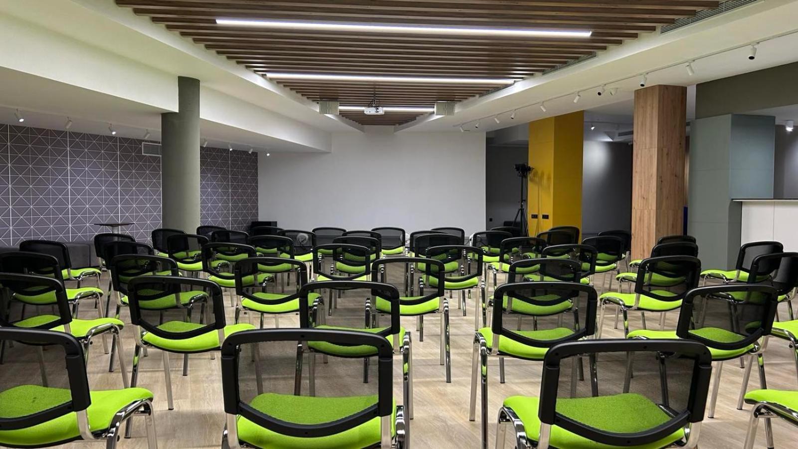 Marvel - Fully Renovated Free Access Готель 4*